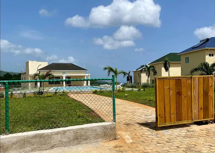 Island Vyb Luxe Ochi Rios With Solar System Holiday home *
