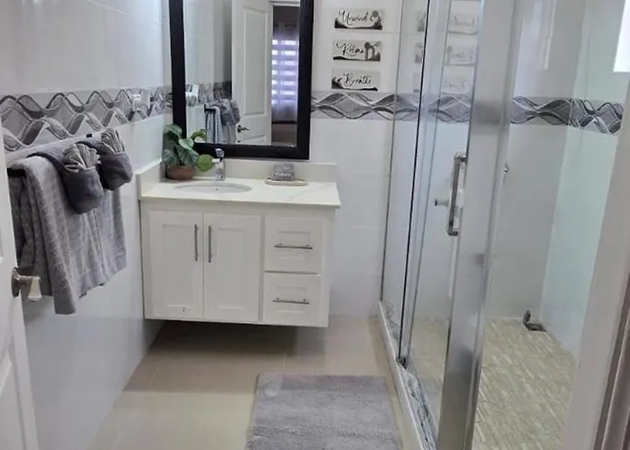 Island Vyb Luxe Ochi Rios With Solar System Holiday home